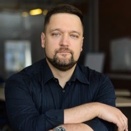 受暴雨影响，广州白云机场启动航班大面积延误应急处置蓝色响应