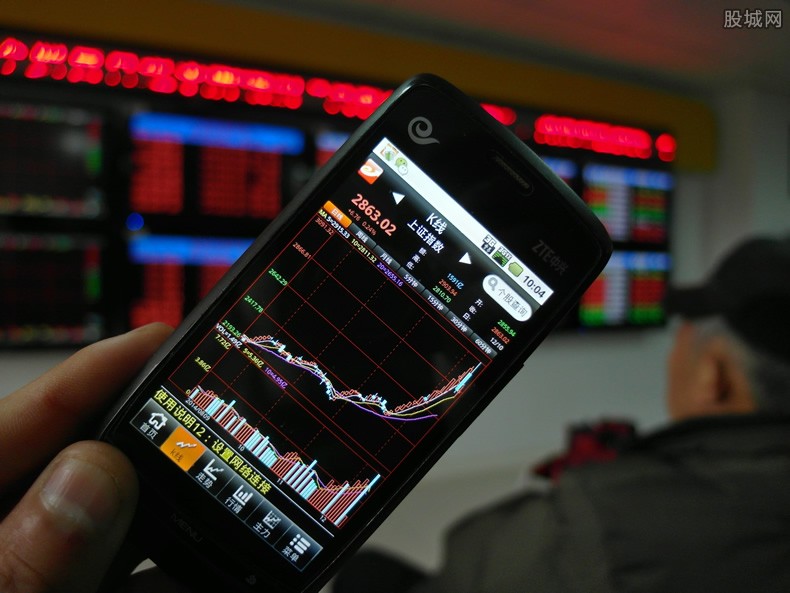 中信银行芜湖分行联合人民银行芜湖市分行开展“金融反诈宣传进高校”活动，筑牢高校金融“防火墙”