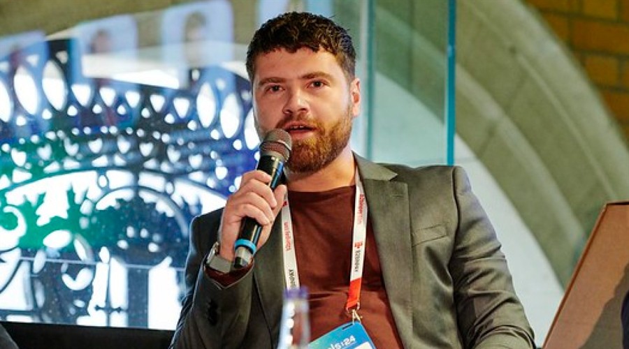 “粤讲粤精彩”主题曲《声音里的光》MV震撼发布！